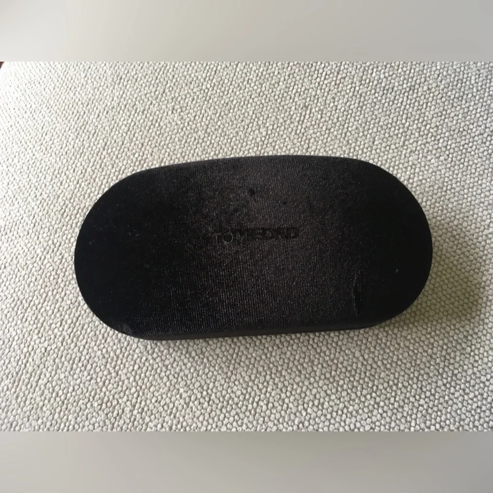 Tom Ford Black Velvet Eyewear hard Case with cloth